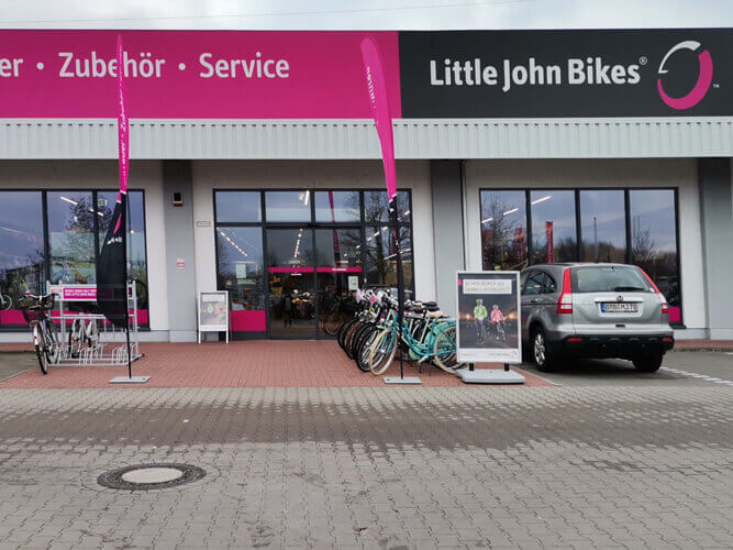 Außenansicht des Little John Bikes Fahrradgeschäfts in Brandenburg an der Havel