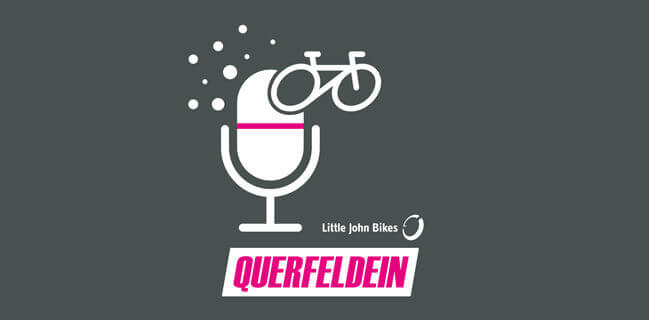 Logo zeigt ein illustriertes Mikrophon in Kombination mit einem Fahrrad und Schriftzug Querfeldein