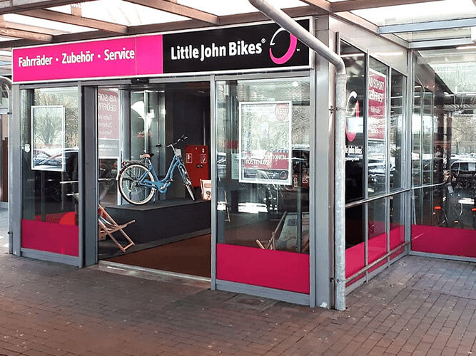 Außenansicht des Little John Bikes Fahrradgeschäfts in Stralsund